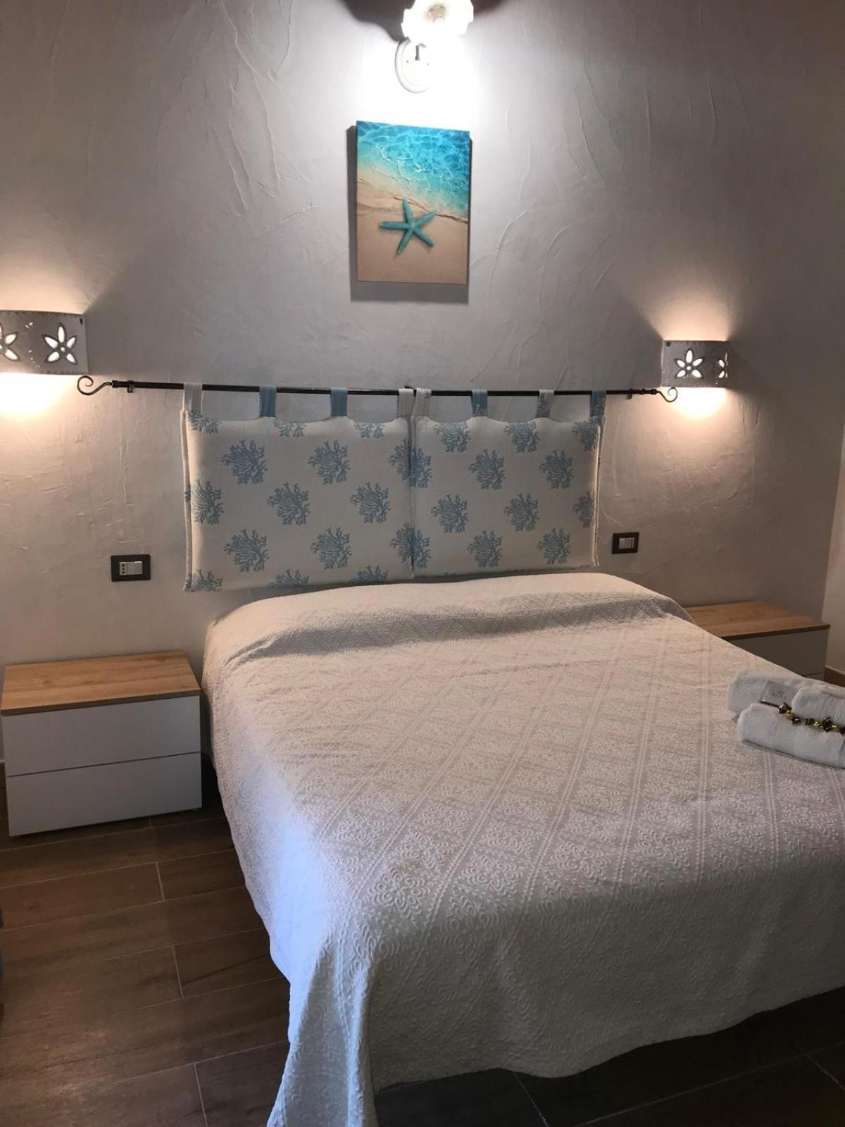 La Fragola In Campagna 6 K M Da San Pantaleo Hotel ภายนอก รูปภาพ