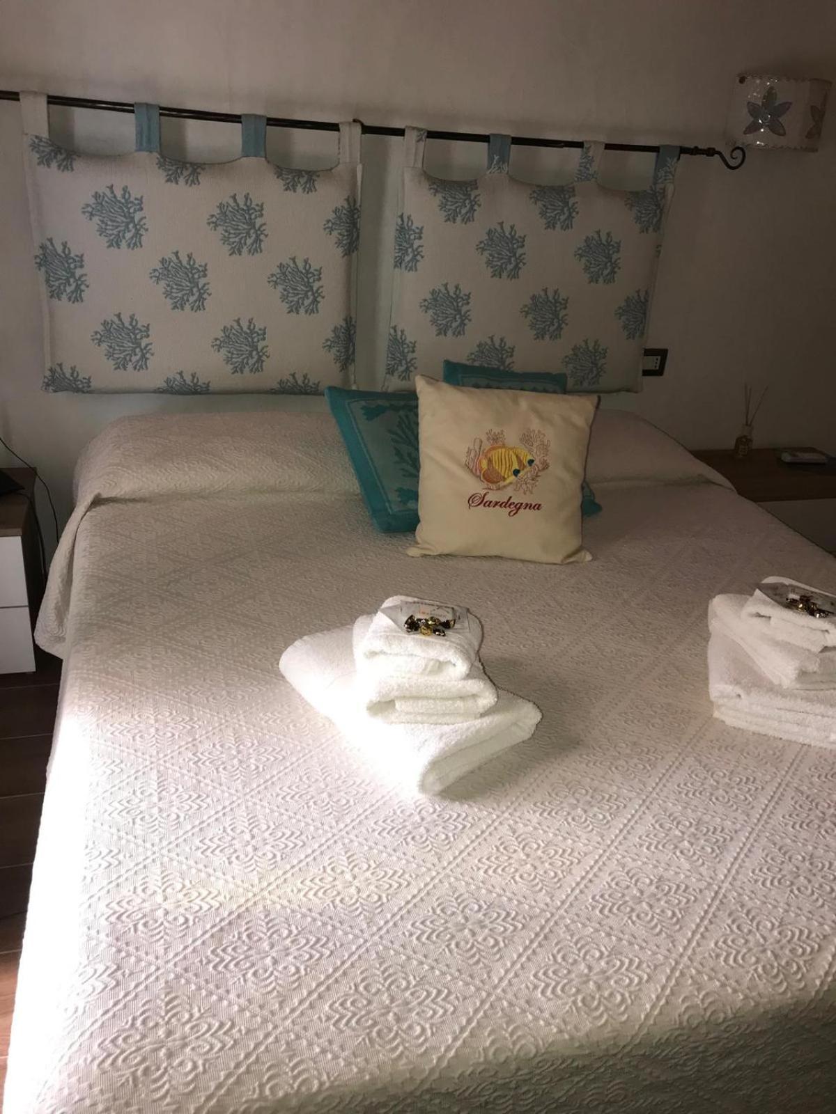 La Fragola In Campagna 6 K M Da San Pantaleo Hotel ภายนอก รูปภาพ